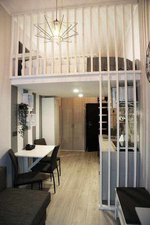 Apartment Very Berry - Dluga 18-5a-1 Center Appartment, Check In 24h Poznan